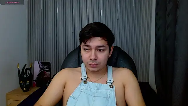 Julian Smith21 online show from 04.17.26