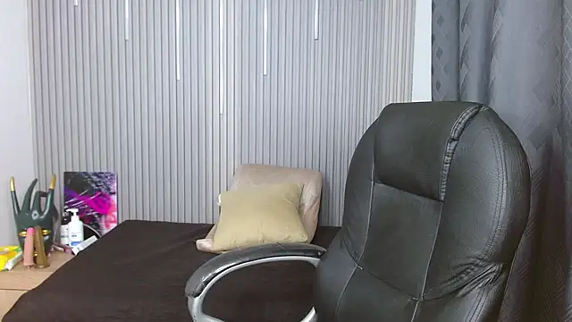 Julian Smith21 online show from 06.05.26