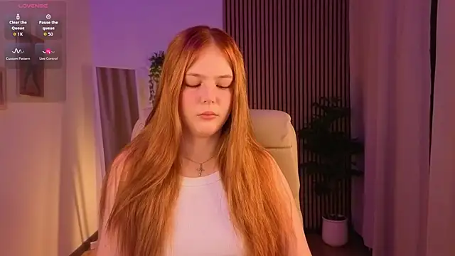 Elle Funning online show from 04.05.26