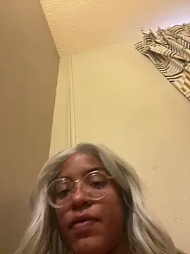 Snapshot of princessandthefootjob chatting on 04.25.26 princessandthefootjob online show from 04.25.26