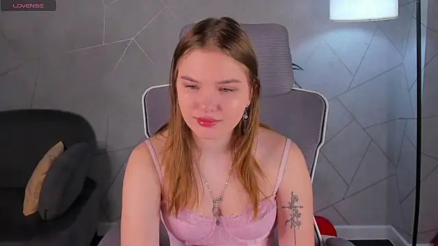 Snapshot of Saraa_Broown chatting on 03.03.26 Saraa Broown online show from 03.03.26