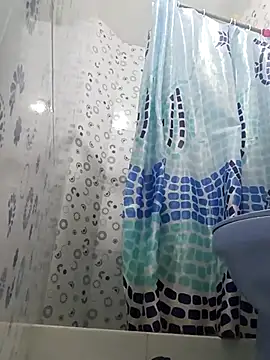 Snapshot of Lluviadeorohd chatting on 02.24.26 Lluviadeorohd online show from 02.24.26