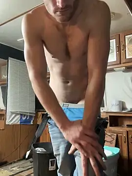 Snapshot of Aarondeweese27 chatting on 02.25.26 Aarondeweese27 online show from 02.25.26