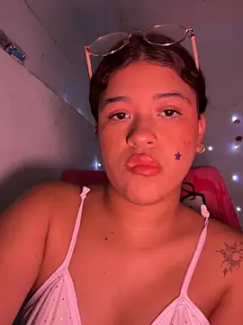 Snapshot of _RouseXLove chatting on 02.27.26 RouseXLove online show from 02.27.26