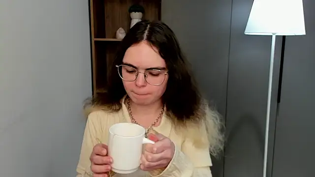 Snapshot of MyrlZangger chatting on 02.24.26 MyrlZangger online show from 02.24.26