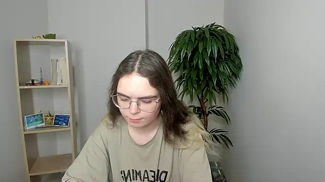 Snapshot of MyrlZangger chatting on 02.27.26 MyrlZangger online show from 02.27.26