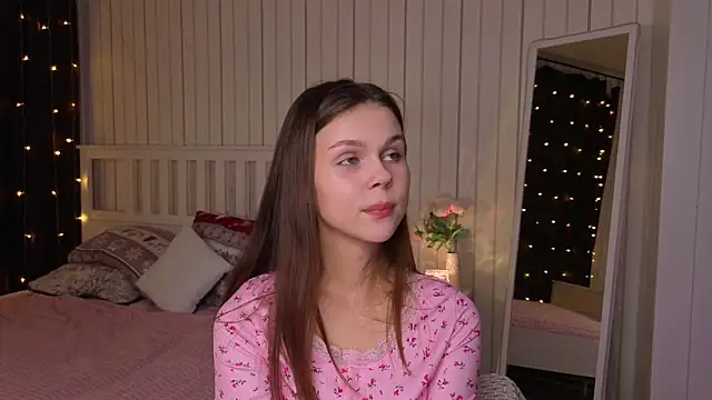 EarthaLevra online show from 04.04.26