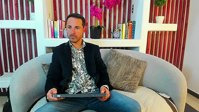 Snapshot of Adams_Sanz chatting on 05.06.26 Adams Sanz online show from 05.06.26