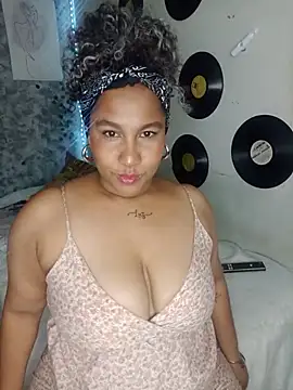 medusafox  online show from 06.19.26