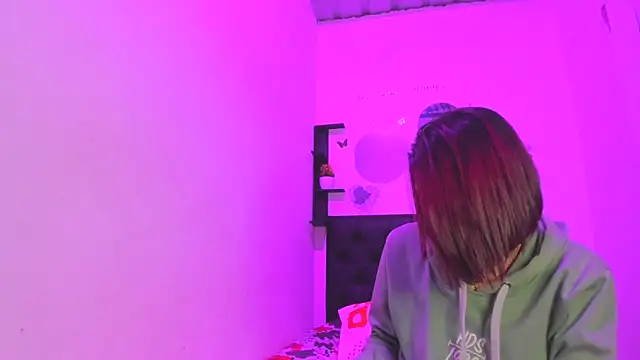 sapphire brown20 online show from 04.18.26