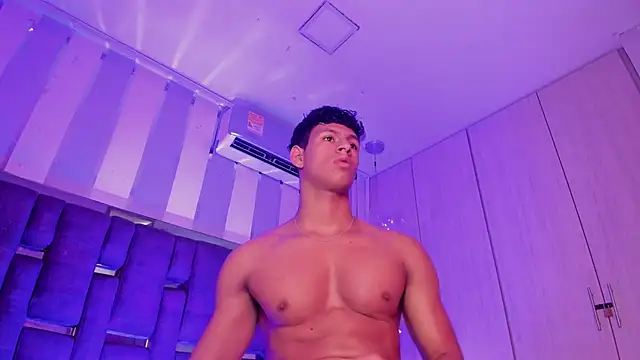 Snapshot of DomenicoRey chatting on 02.27.26 DomenicoRey online show from 02.27.26