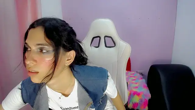 Snapshot of Larry_craft chatting on 02.27.26 Larry craft online show from 02.27.26