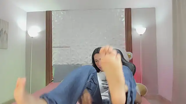 Larry craft online show from 04.03.26