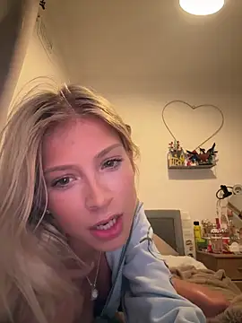 Snapshot of maisco19 chatting on 02.25.26 maisco19 online show from 02.25.26