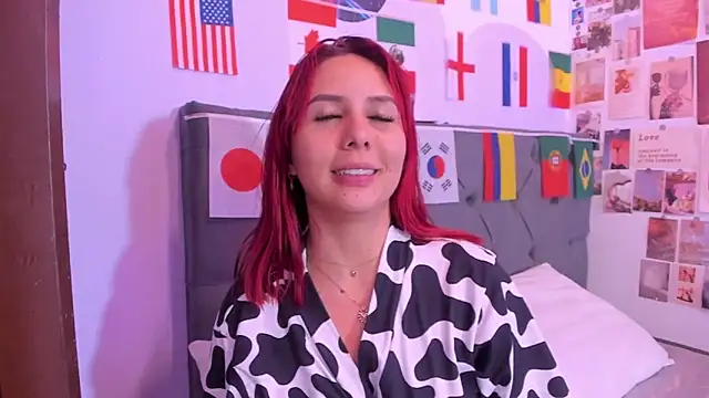 Snapshot of violeta_blaze1 chatting on 06.29.26 violeta blaze1 online show from 06.29.26