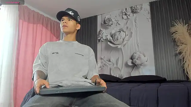 DylanRoyce  online show from 03.23.26