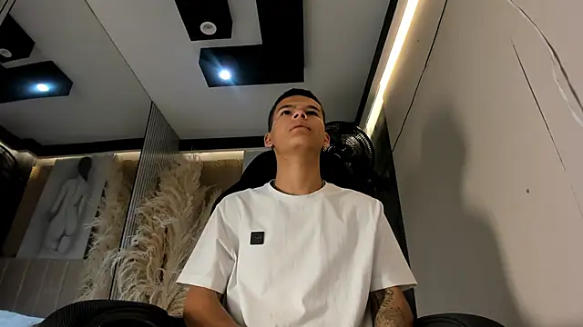 DylanRoyce  online show from 04.04.26