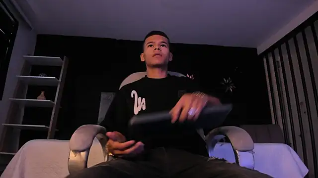 DylanRoyce  online show from 04.14.26