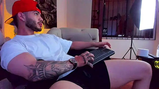 Snapshot of Vincentblack chatting on 07.16.26 Vincentblack online show from 07.16.26