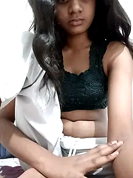 Snapshot of Heena_shrma chatting on 03.05.26 Heena shrma online show from 03.05.26