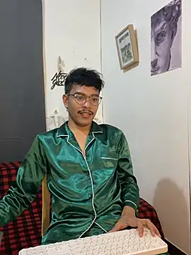 Snapshot of asian_darlingcummersxXx chatting on 05.20.26 asian darlingcummersxXx online show from 05.20.26