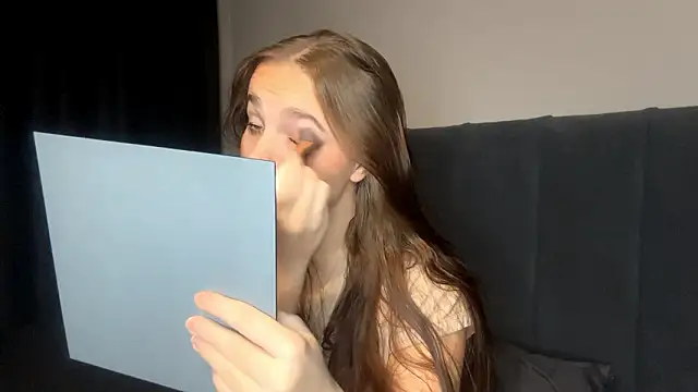 Snapshot of LowriseZiziphus chatting on 02.25.26 LowriseZiziphus online show from 02.25.26