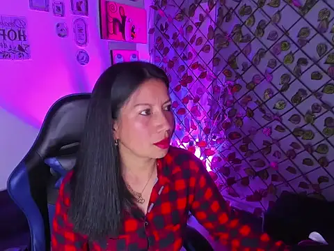 Snapshot of Megan_Collinss1 chatting on 03.02.26 Megan Collinss1 online show from 03.02.26