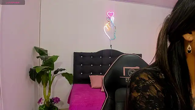 LINDSAY TAY online show from 03.22.26