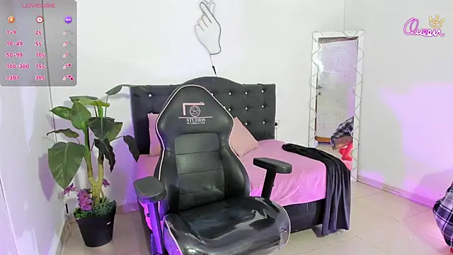 LINDSAY TAY online show from 04.17.26