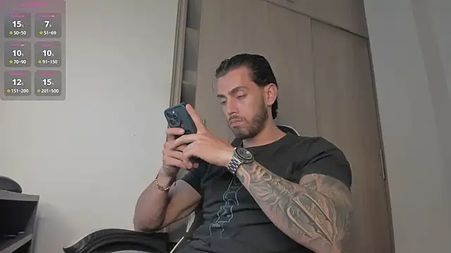 Snapshot of Axel__Blaze chatting on 05.08.26 Axel Blaze online show from 05.08.26