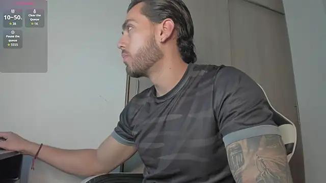 Snapshot of Axel__Blaze chatting on 05.28.26 Axel Blaze online show from 05.28.26