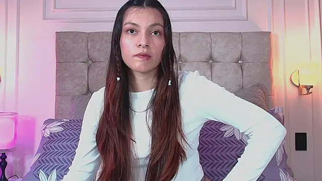 gabyevans4 online show from 04.15.26