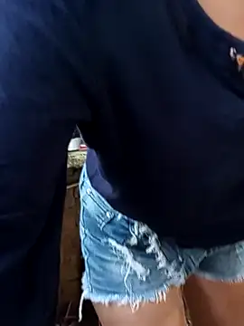 yuliitza4 online show from 04.17.26