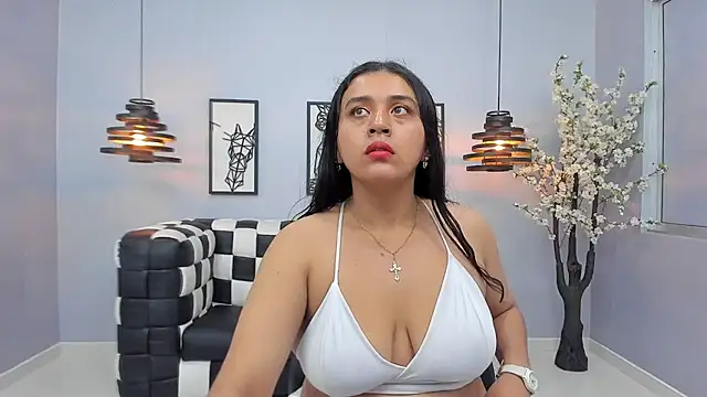 Snapshot of Lunaa_Abril chatting on 03.02.26 Lunaa Abril online show from 03.02.26