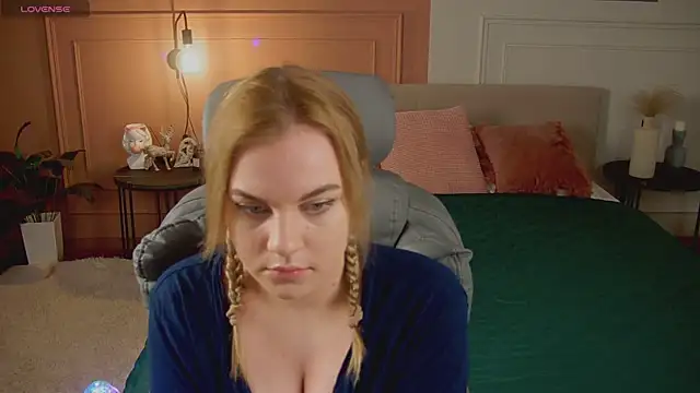 Glow Margo online show from 03.28.26