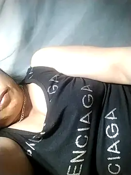 Lucie Fuzk online show from 04.07.26