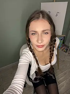 Snapshot of SofieLund chatting on 03.02.26 SofieLund online show from 03.02.26