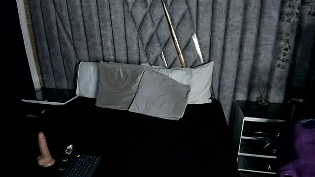 EmeelyMuller online show from 03.10.26