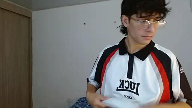 Snapshot of noah_millerx chatting on 06.18.26 noah millerx online show from 06.18.26