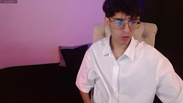 Snapshot of noah_millerx chatting on 07.21.26 noah millerx online show from 07.21.26