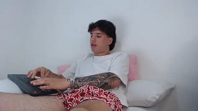 EXCLUSIVE8 online show from 07.26.26