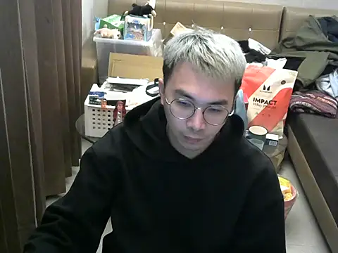 Snapshot of silverwolfwoof chatting on 03.12.26 silverwolfwoof online show from 03.12.26