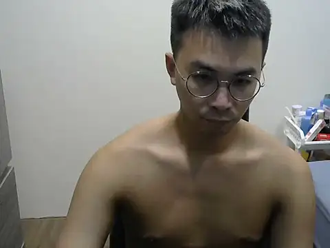 Snapshot of silverwolfwoof chatting on 05.24.26 silverwolfwoof online show from 05.24.26