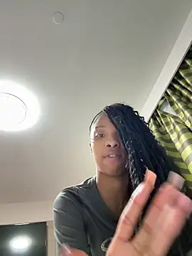 Snapshot of tinkyybae chatting on 02.28.26 tinkyybae online show from 02.28.26