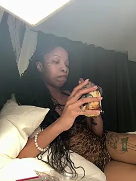 Snapshot of tinkyybae chatting on 03.04.26 tinkyybae online show from 03.04.26