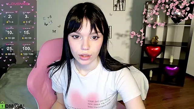 Snapshot of JanetCensley chatting on 05.17.26 JanetCensley online show from 05.17.26