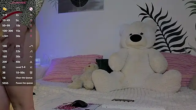 Milla Rose  online show from 02.28.26