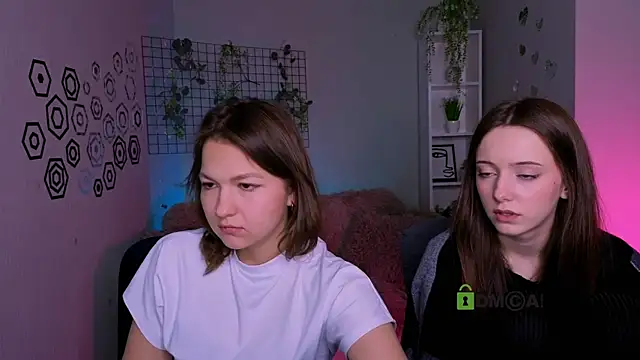 Snapshot of chloe_ley chatting on 04.29.26 chloe ley online show from 04.29.26