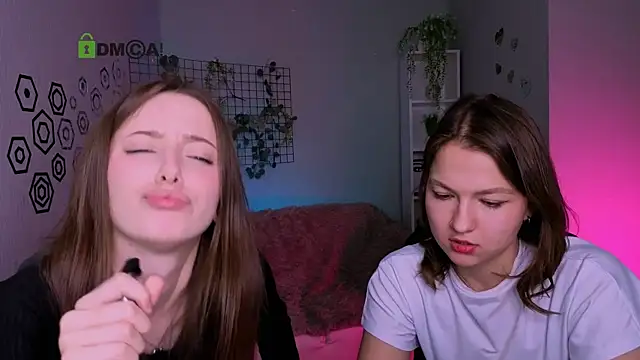 Snapshot of chloe_ley chatting on 04.29.26 chloe ley online show from 04.29.26