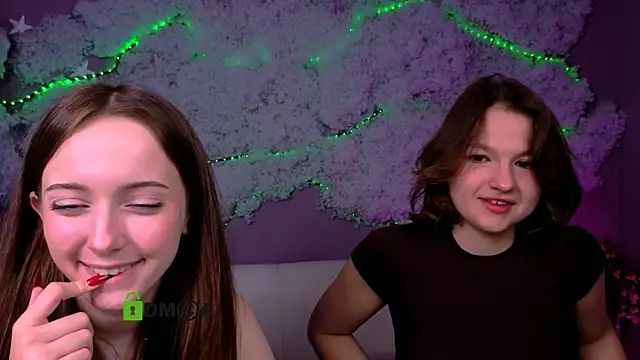 Snapshot of chloe_ley chatting on 05.15.26 chloe ley online show from 05.15.26